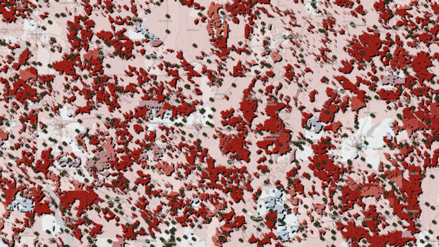 Map of block groups and Census tracts in Alabama and Mississippi showing percentage of households with no internet access from ACS and underserved broadband blocks according to the FCC